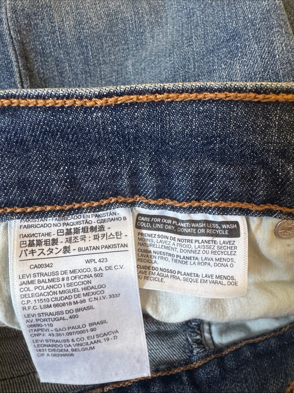 Levi's Wedgie Skinny Jeans Women's Medium washed Blue Distressed Size 27 - Picture 4 of 10